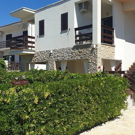 And Iva Apartment Pag Town