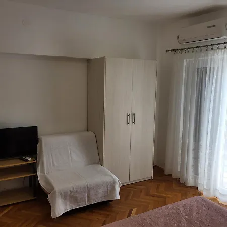 Apartment And Iva Pag Town