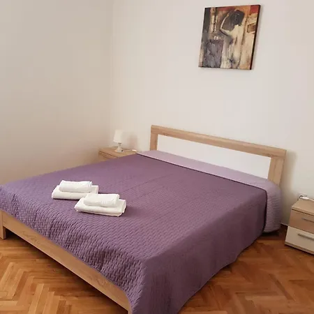 And Iva Apartment