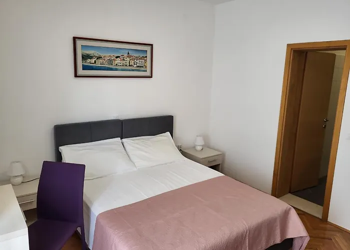 Apartman And Iva Pag Town