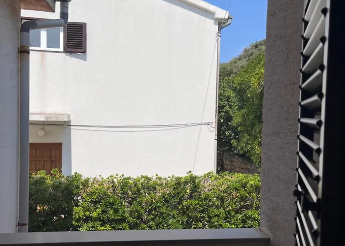 Apartament And Iva