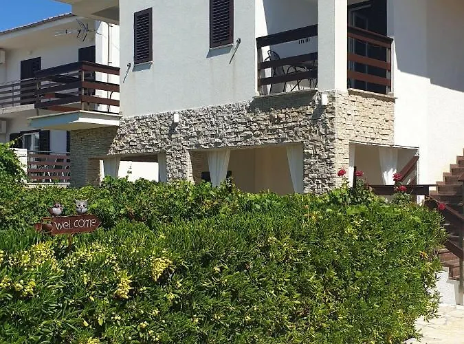 And Iva Apartment Pag Town
