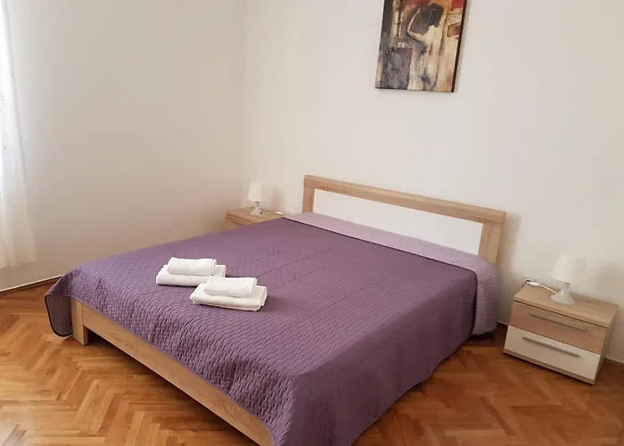 And Iva Apartment